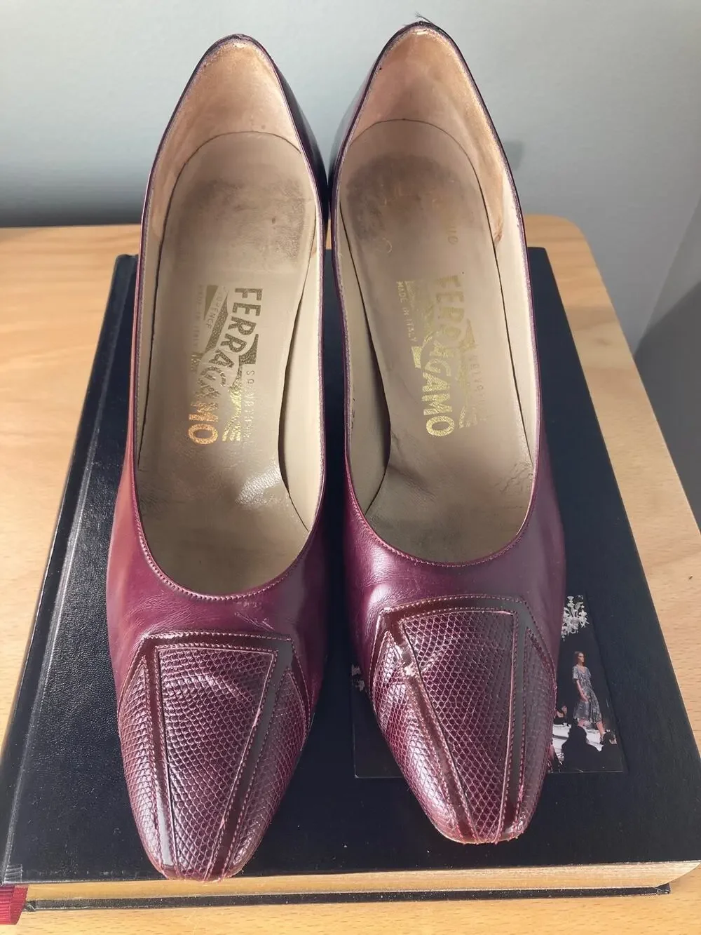 Ferragamo Vintage Snakeskin & Leather Burgundy Pumps Heels Sz 9.5 AAAA Narrow - Picture 1 of 10